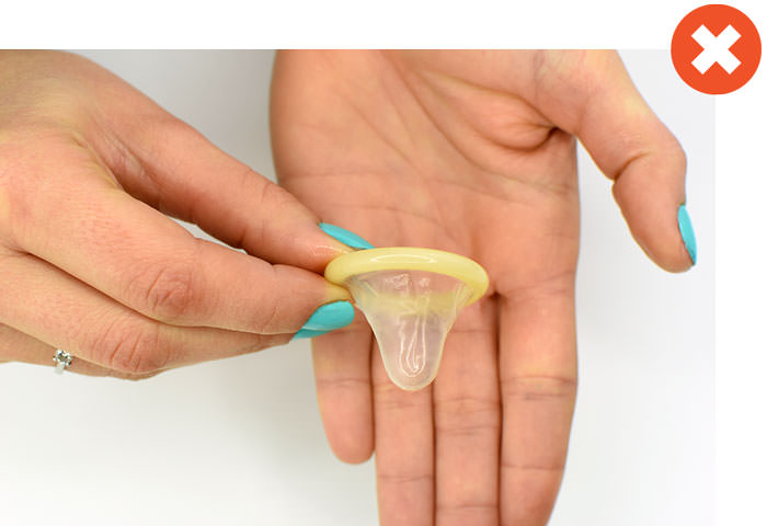 como-poner-un-condon-incorrectamente