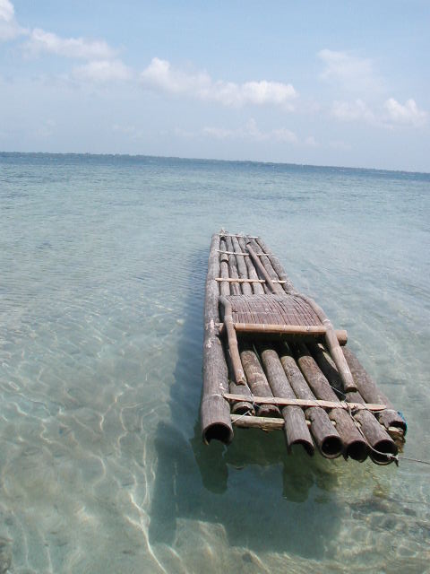 Balsa Pequeña Flotando